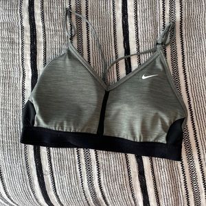 Nike medium sports bra